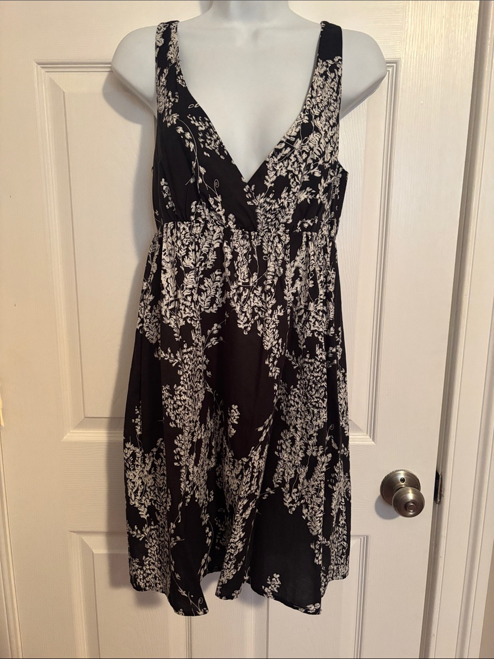 Old Navy baby doll dress Black and White Floral V-Neck Women's Dress